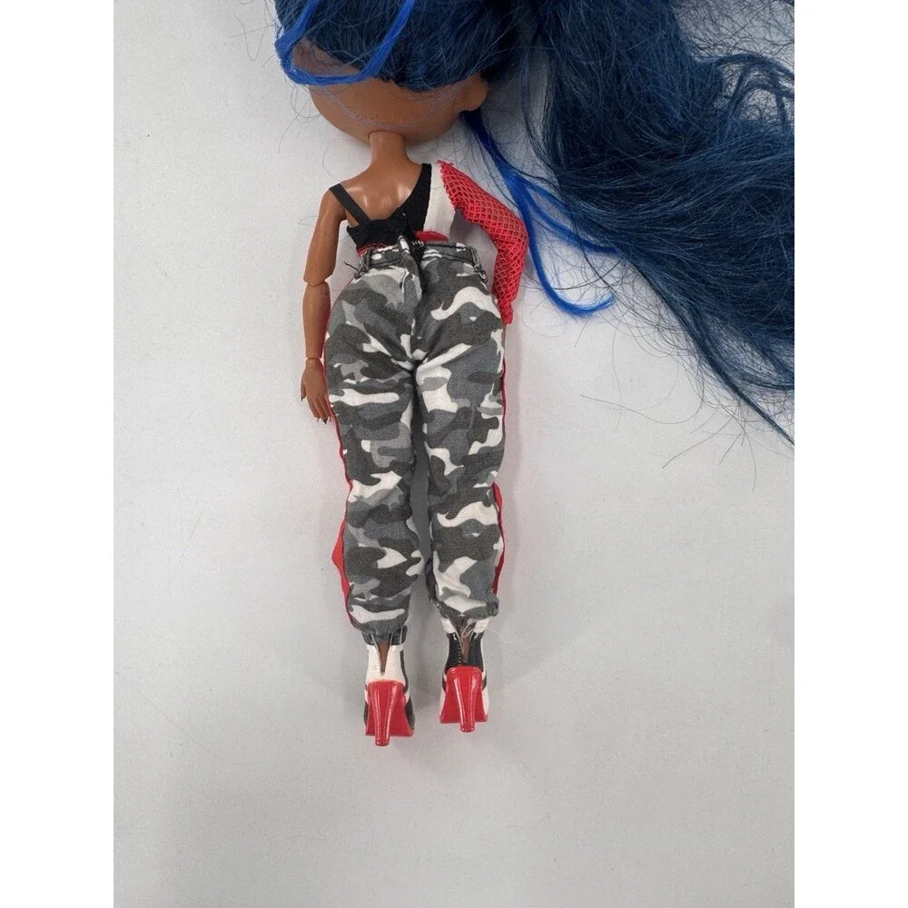 MGA - LOL Surprise! OMG - Downtown BB Girl Doll - Blue Hair, Checkered Lips